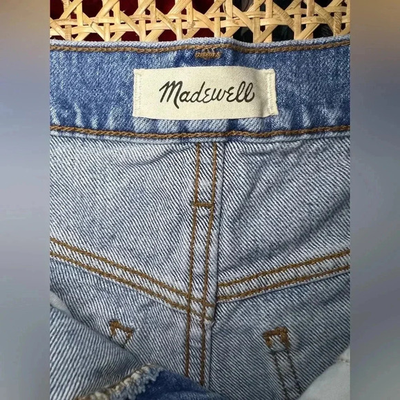 Madewell Relaxed Denim Jean Shorts Madeira Light Wash Side Slit Distressed - Picture 10 of 10
